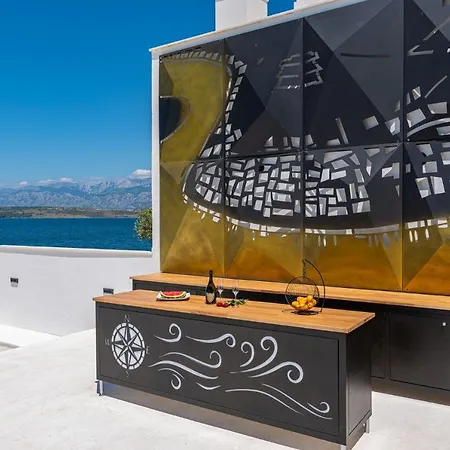 Beautiful Bonella * Novigrad (Dalmatia)